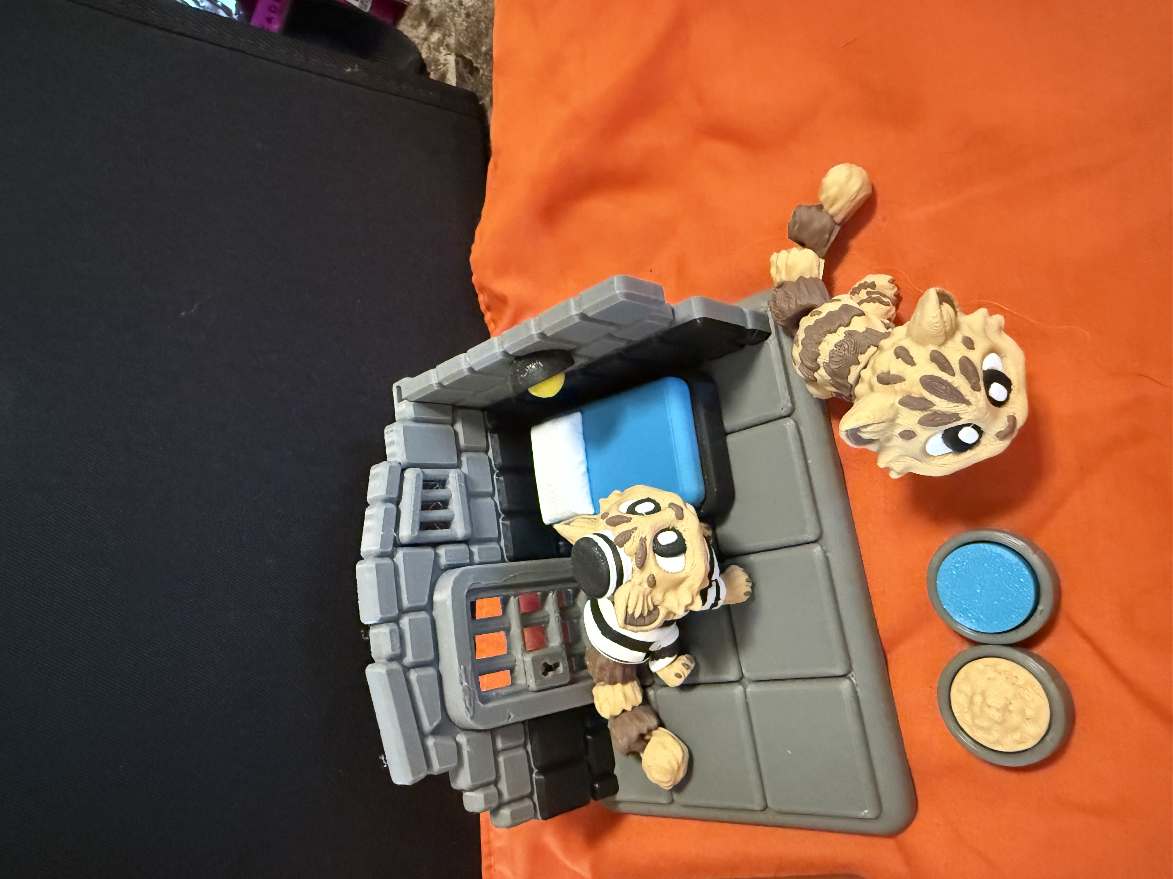 Jailbird Cat Playset